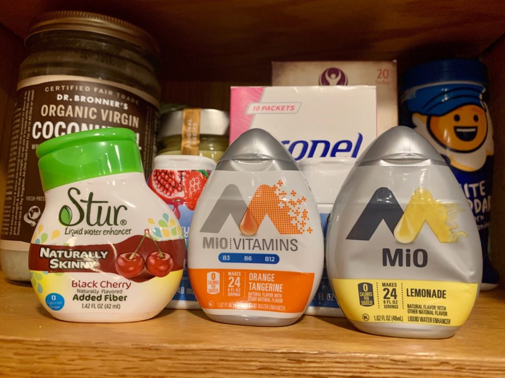 water enhancer flavor mix liquid Mio and Stur